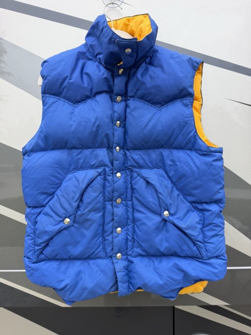 Vintage 70s Powderhorn Mountaineering blue yellow puffer down vest retro L